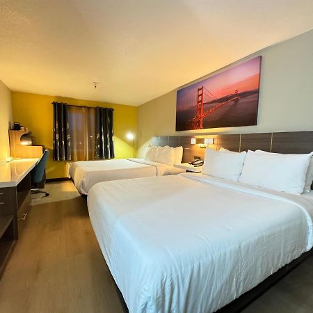Quality Inn & Suites ウィローズ エクステリア 写真