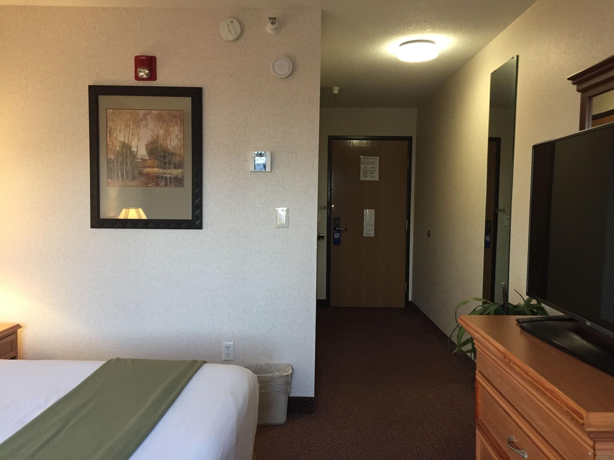 Quality Inn & Suites ウィローズ エクステリア 写真