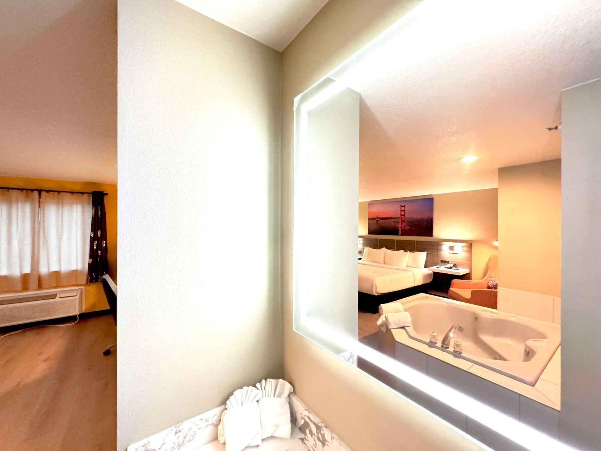 Quality Inn & Suites ウィローズ エクステリア 写真